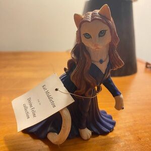 Hamilton Collection Devine Feline 4” Figurine - “Kat Middleton” - NWT